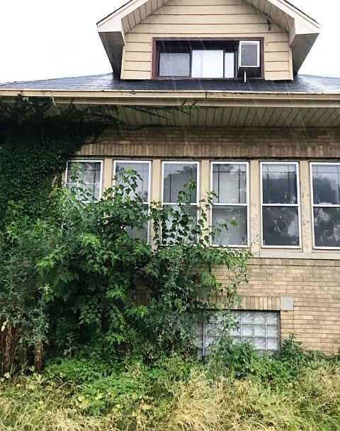 1st image of 8247 S St Lwrnc Ave