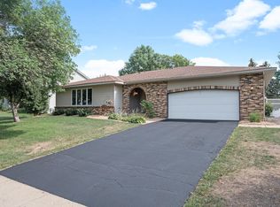 5034 144th St W, Apple Valley, MN 55124