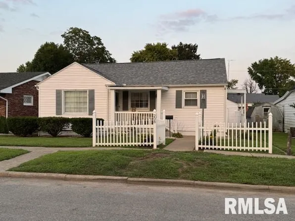208 N 20th St, Herrin, IL 62948