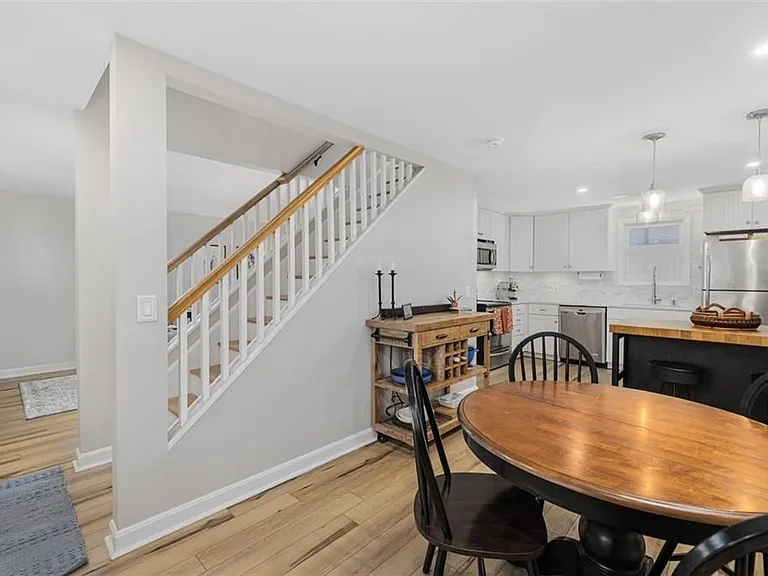 208 Marlborough St #4 — Photo 14