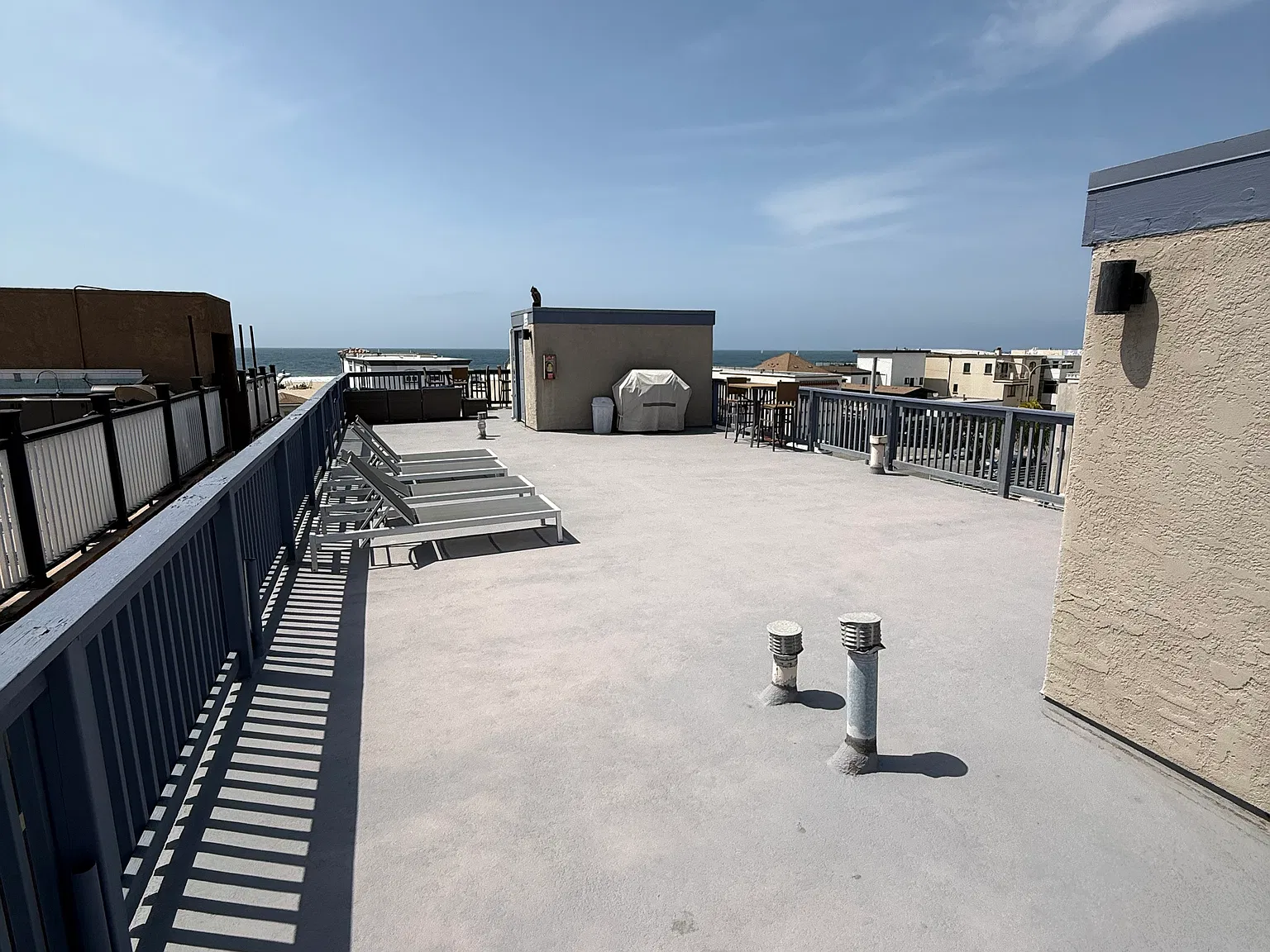 2 bed, 800 sqft, $4,200 — Photo 3