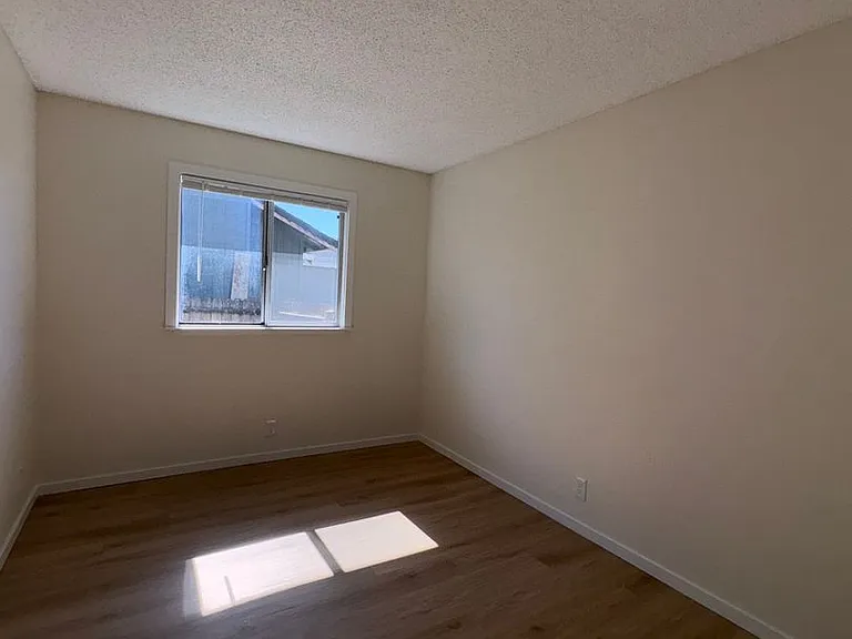 1006 Longspur Dr — Photo 10