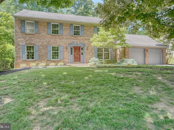140 Fairhill Dr, Wilmington, DE 19808