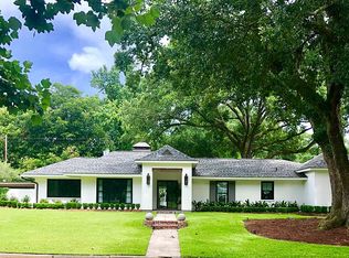 1881 E Lakeshore Dr, Baton Rouge, LA 70808