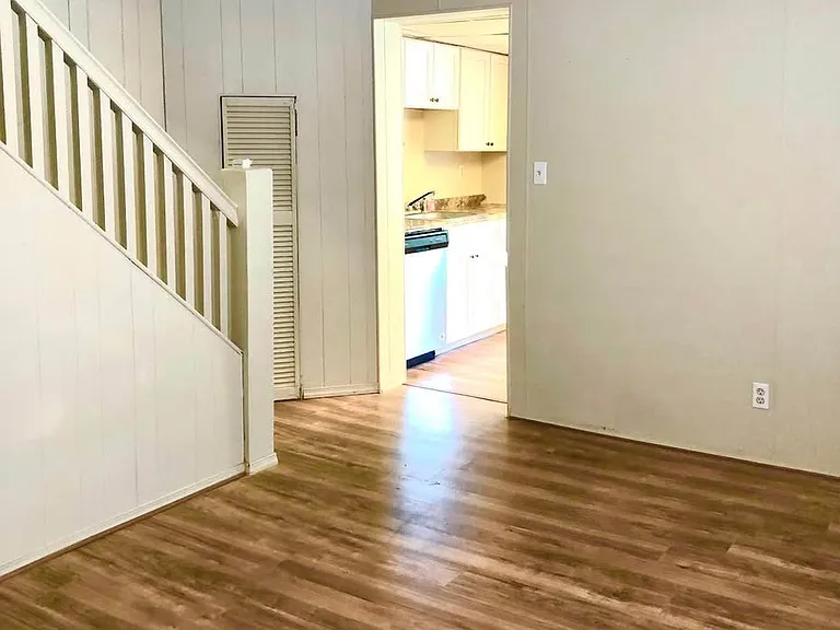 811 N New St — Photo 16