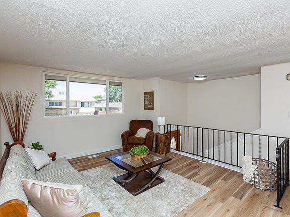 4th image of 416 Chiswick Way