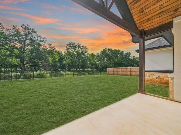 701 Grace Ln, Fredericksburg, TX 78624