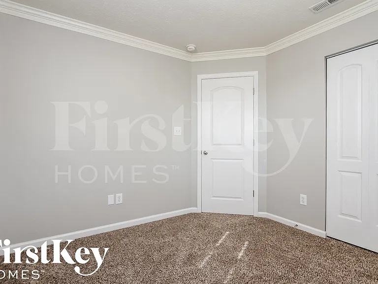 15526 Farmland Ct — Photo 12