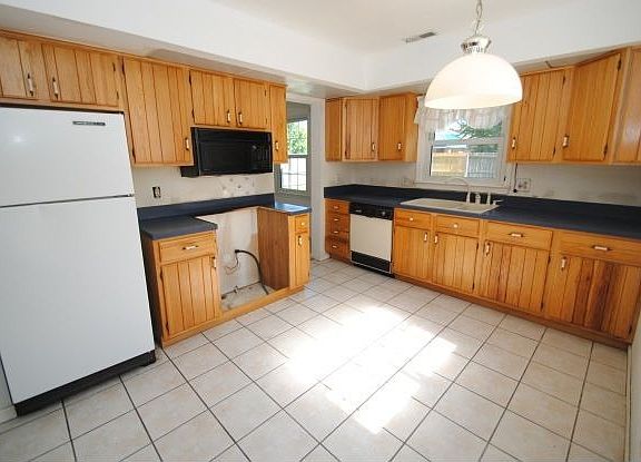 2nd image of 1013 Northwood Dr