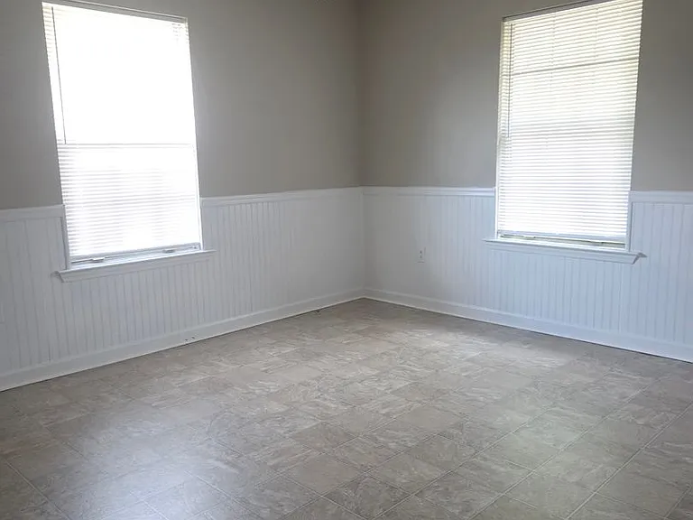 907 Canyon Ct — Photo 16