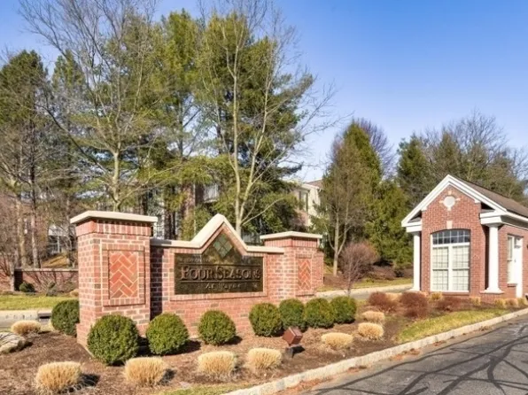 705 Four Seasons Dr, Wayne Twp., NJ 07470