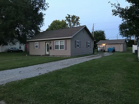 2nd image of 1304 S Lawn Dr