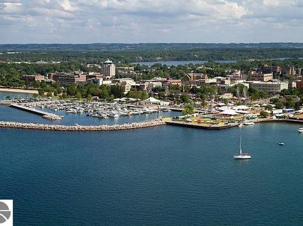 128 W Gillis St #9, Traverse City, MI 49684