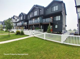 32 Jensen Gate, Saint Albert, AB T8N7Y5
