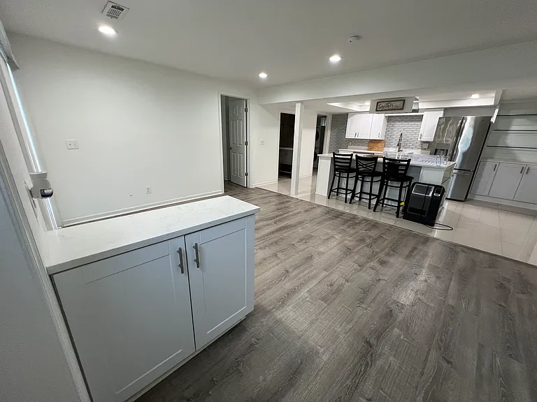 7704 Bristow Dr — Photo 1