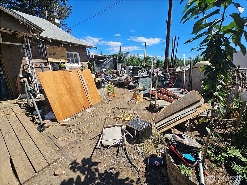 2nd image of 531 Columbia Street