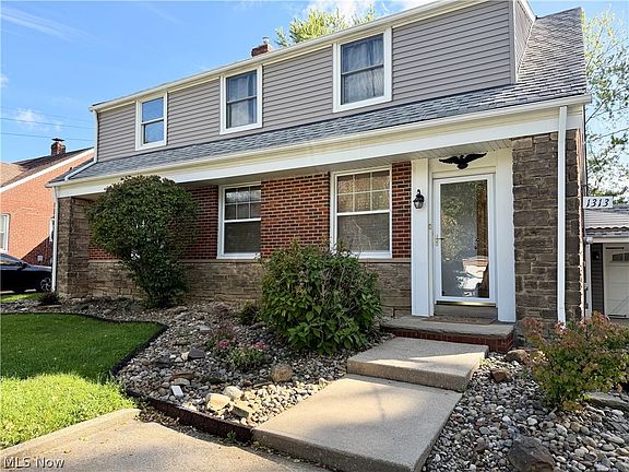 2nd image of 1313 Richmond Rd