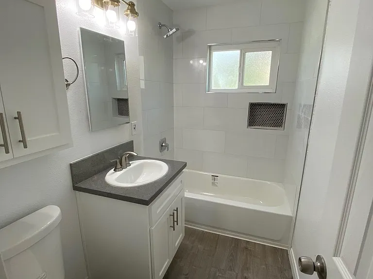 149 E Union Ave #C — Photo 5