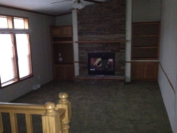 Family room aprox 24'x14'