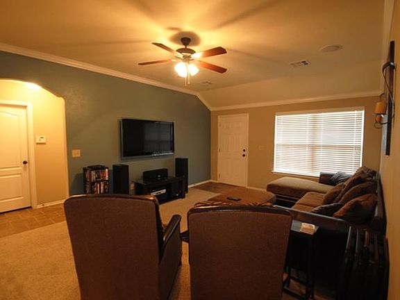 5th image of 515 E Hillcrest Ln