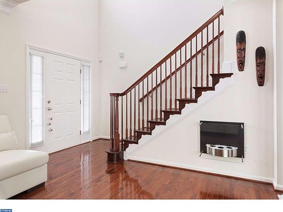 3rd image of 515 Middlesex Dr