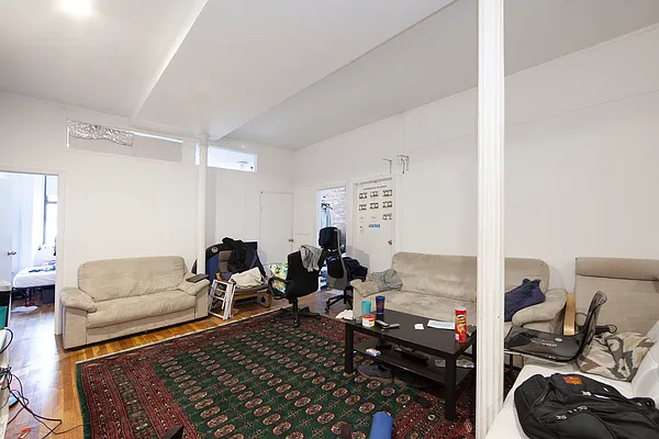 Rented by R New York | media 44