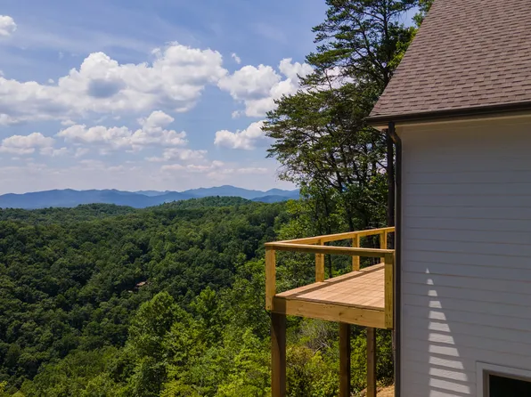 721 Round Top, Clayton, GA 30525