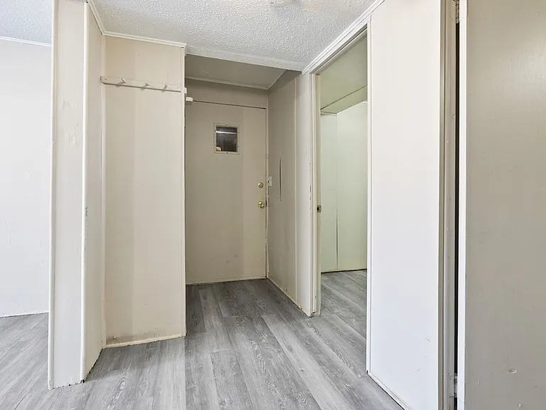 2314 Walnut St — Photo 9