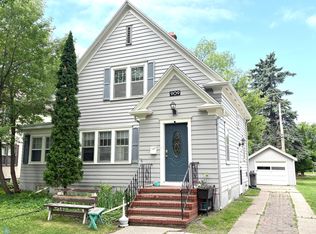 909 5th St S, Moorhead, MN 56560