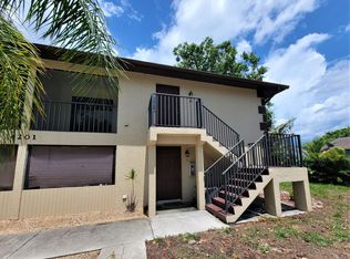 4201 Gulfstream Dr APT D, Naples, FL 34112