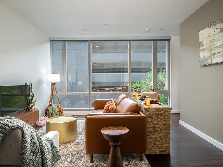 Park Avenue West — Photo 14