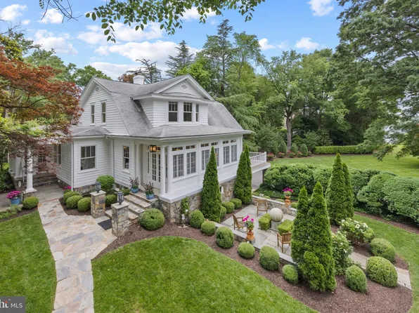 831 Herbert Springs Rd, Alexandria, VA 22308