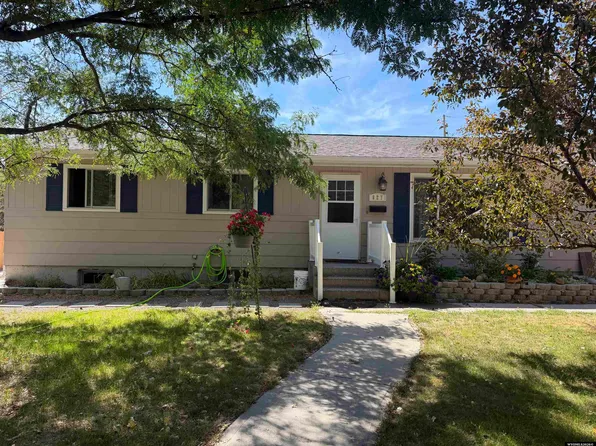 827 N Pointe Cir, Riverton, WY 82501