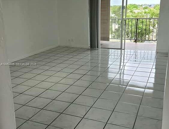 4th image of 13707 Kendale Lakes Cir #Penthouse 11