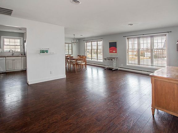 3rd image of 148 Plaza Pl
