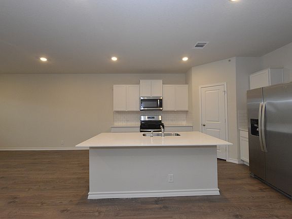4th image of 21010 Watercourse Way