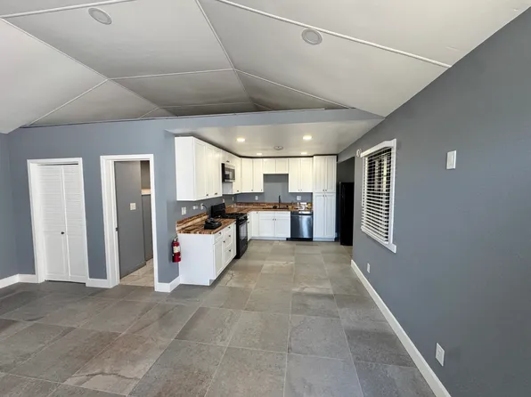 5024 Etiwanda Ave #D, Mira Loma, CA 91752