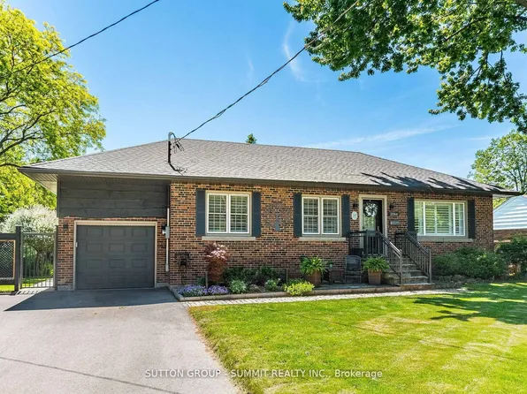 2084 Edinburgh Dr, Burlington, ON L7R 2C9