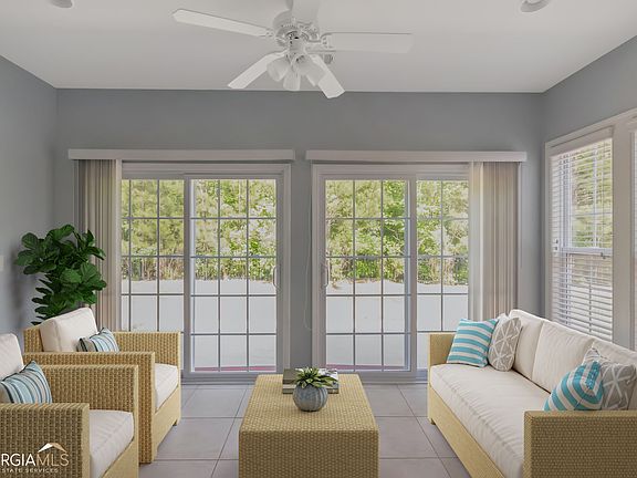5th image of 165 Begonia Ct