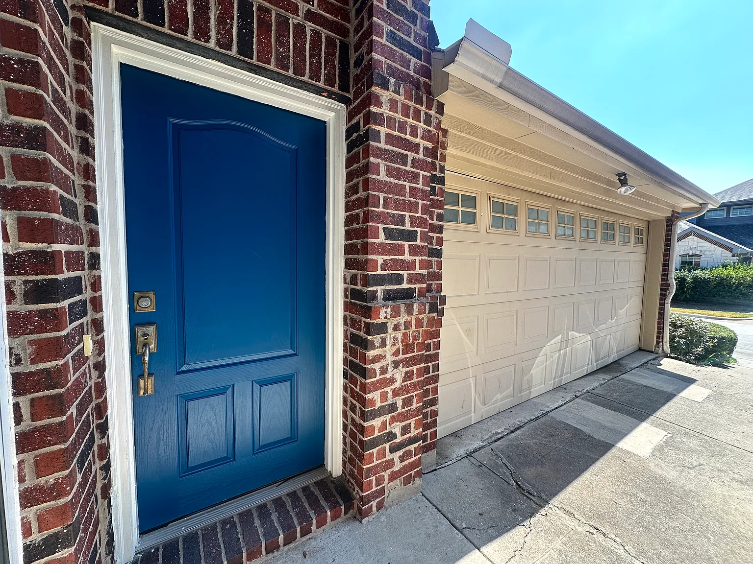 8200 Hitching Trail — Photo 2