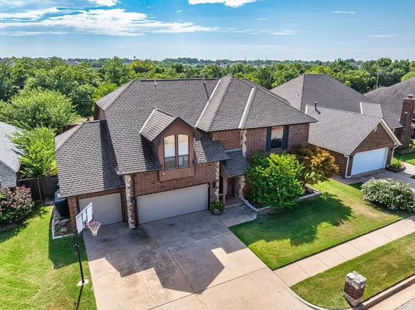19704 Harness Ct, Edmond, OK 73012