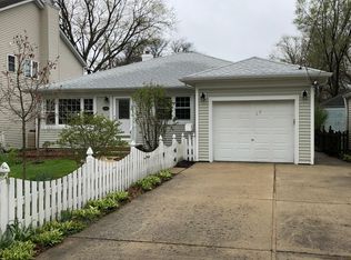 540 W Indiana St, Wheaton, IL 60187