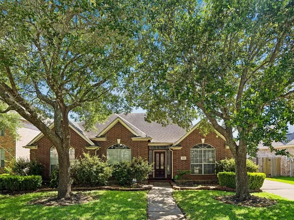 5918 Amherst Ct, Sugar Land, TX 77479
