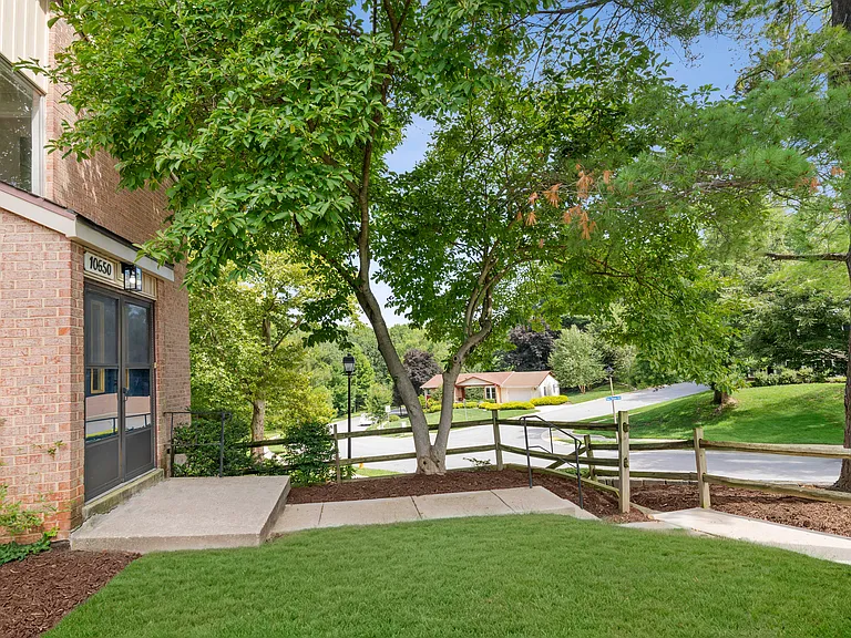 10650 Green Mountain Cir — Photo 5