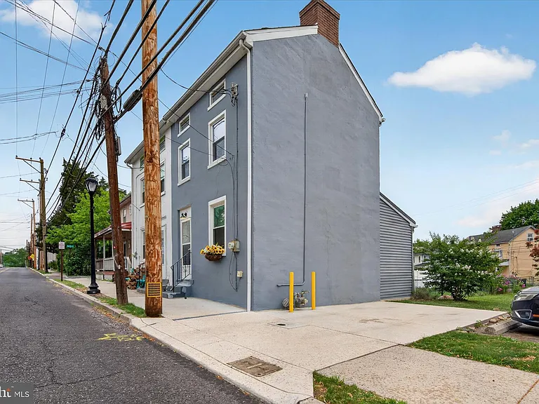 128 High St — Photo 3
