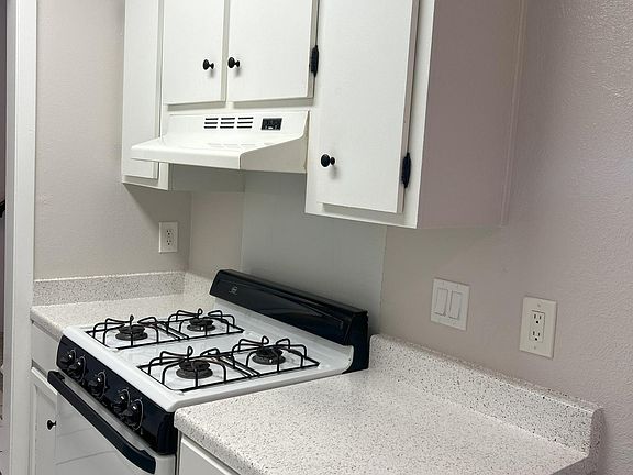 Kitchen with gas range