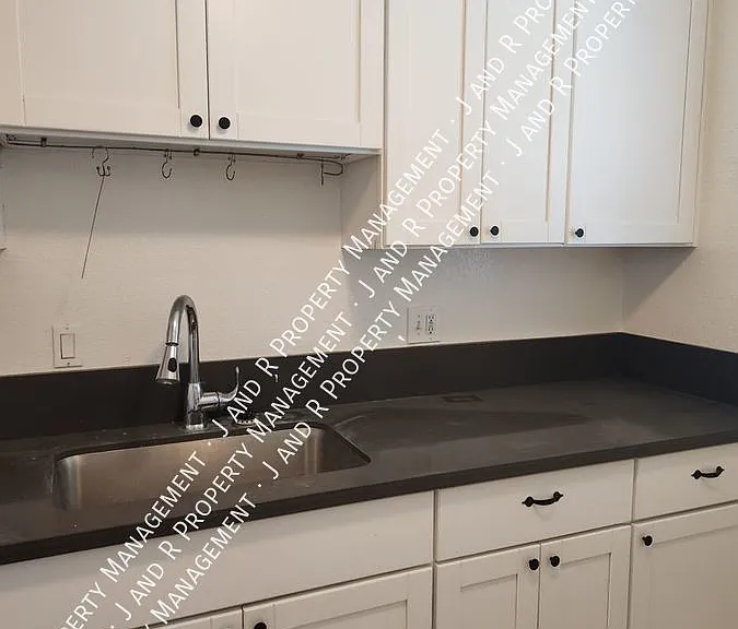 8084 Center Pkwy — Photo 5