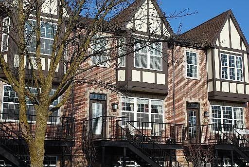 1st image of 246 E Kenilworth Ave #246
