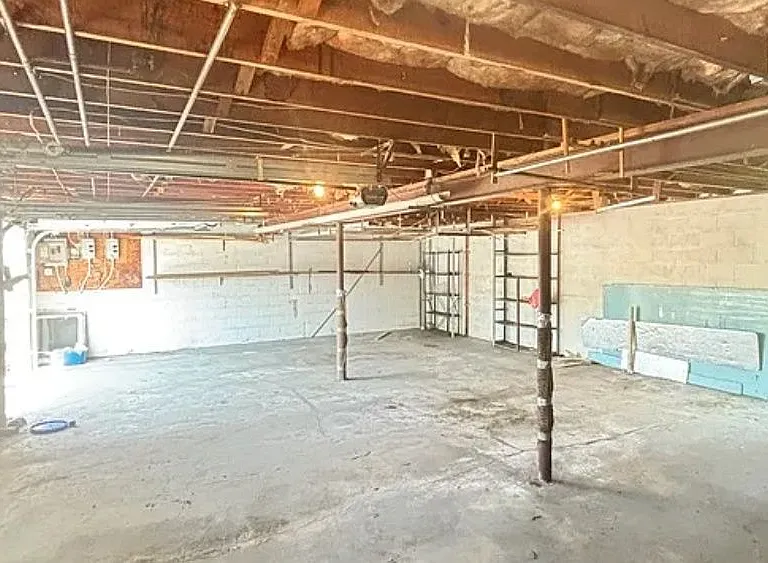 15 Froelich Ave — Photo 2