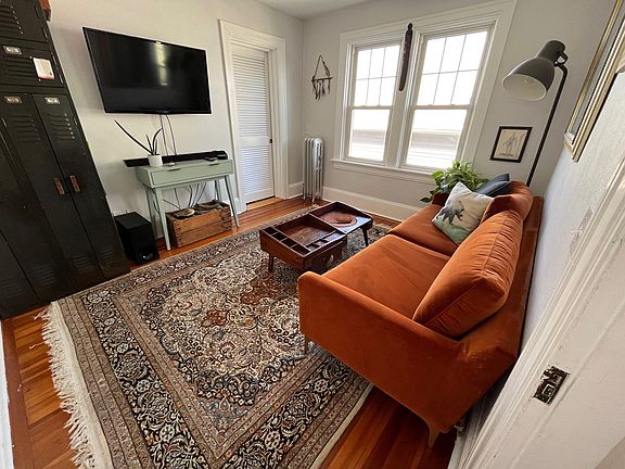 4th image of 116 Bartlett Ave